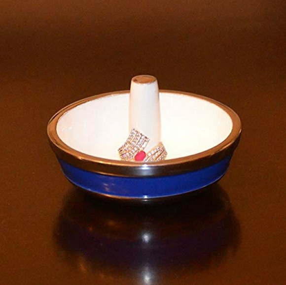 Engagement Ring Holder Dish - Picture 2 of 4